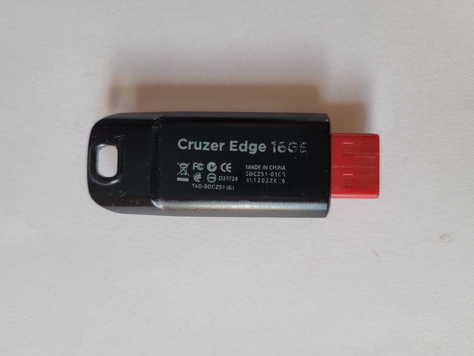 USB SanDisk Cruzer edge 16GB