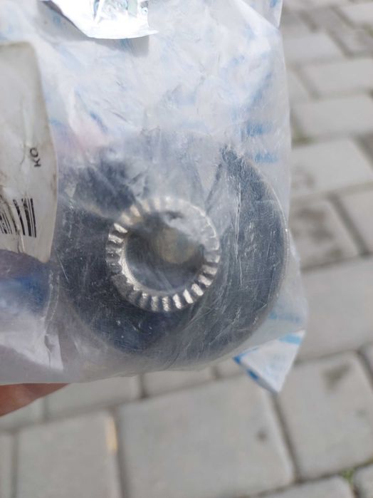 сайленблок заднього ричага Тойота Рав 4 2005  2011