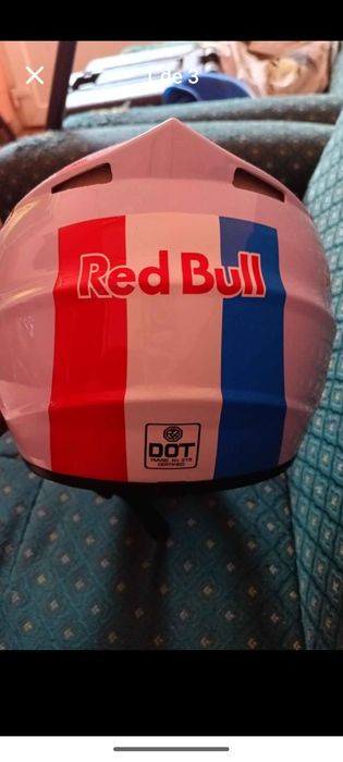 Vendo capacete redbull