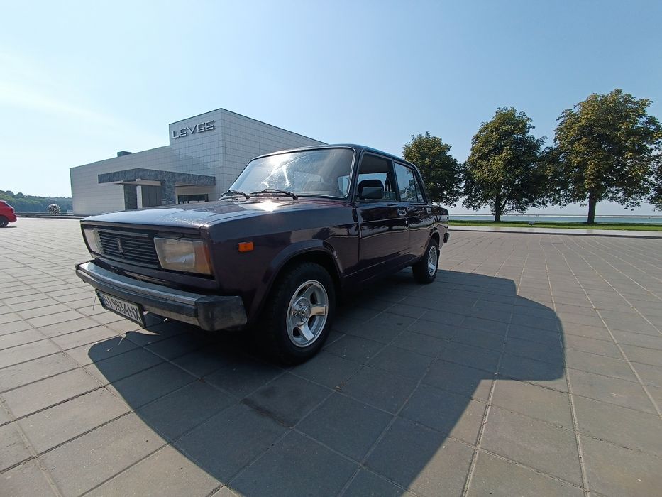 Продам ХОРОШИЙ ВАЗ 2105