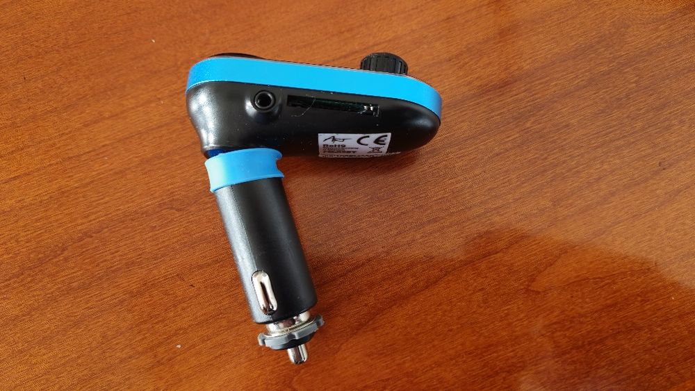 FM-05BT Transmiter samochodowy