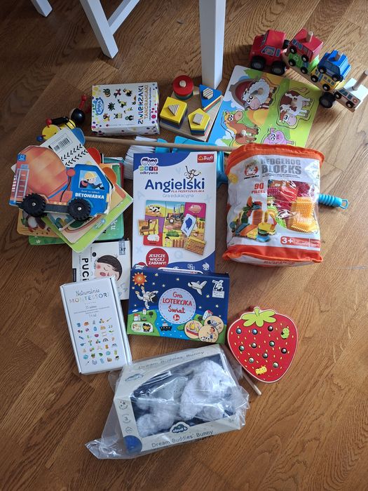 Sorter, drewniane zabawki, książeczki