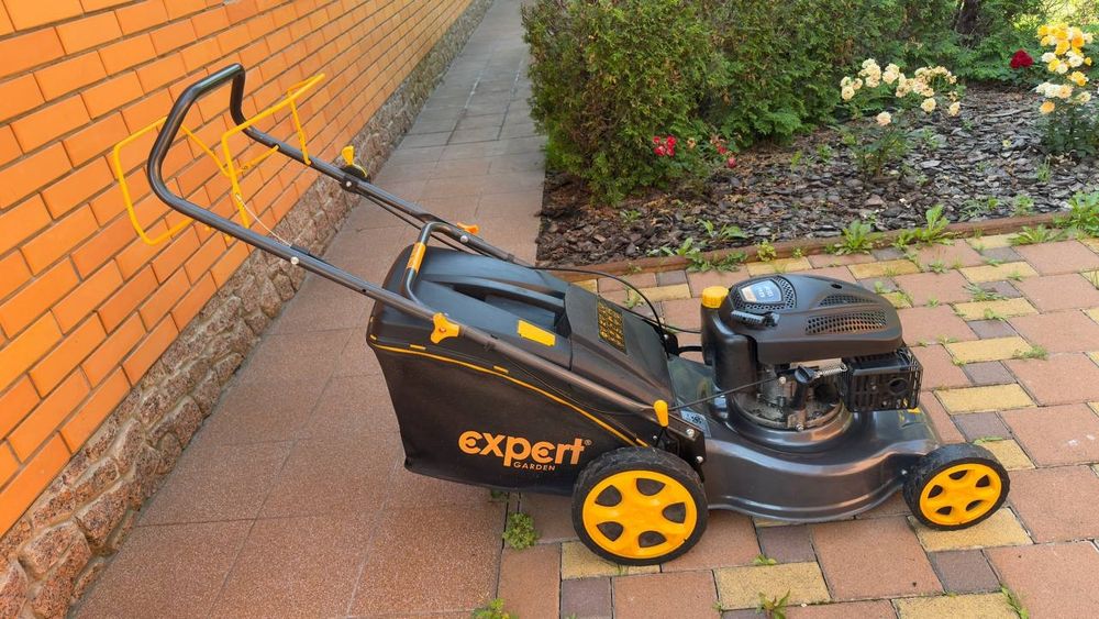 Бензинова газонокосарка Expert Garden DY180-135SB-05