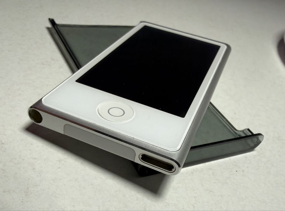 iPod nano 7 generation 16 Gb Silver