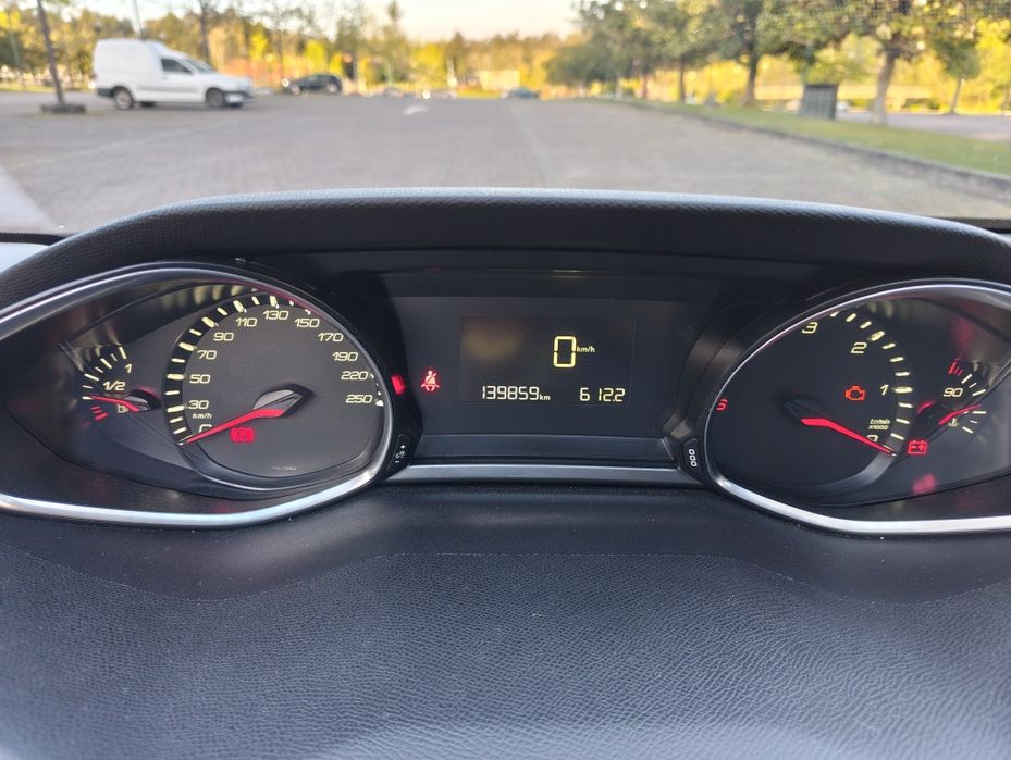 Peugeot 308 SW 1.6 BlueHDi 120cv — Histórico Completo • Teto Panorâmico • Câmara • Pronto a Usar