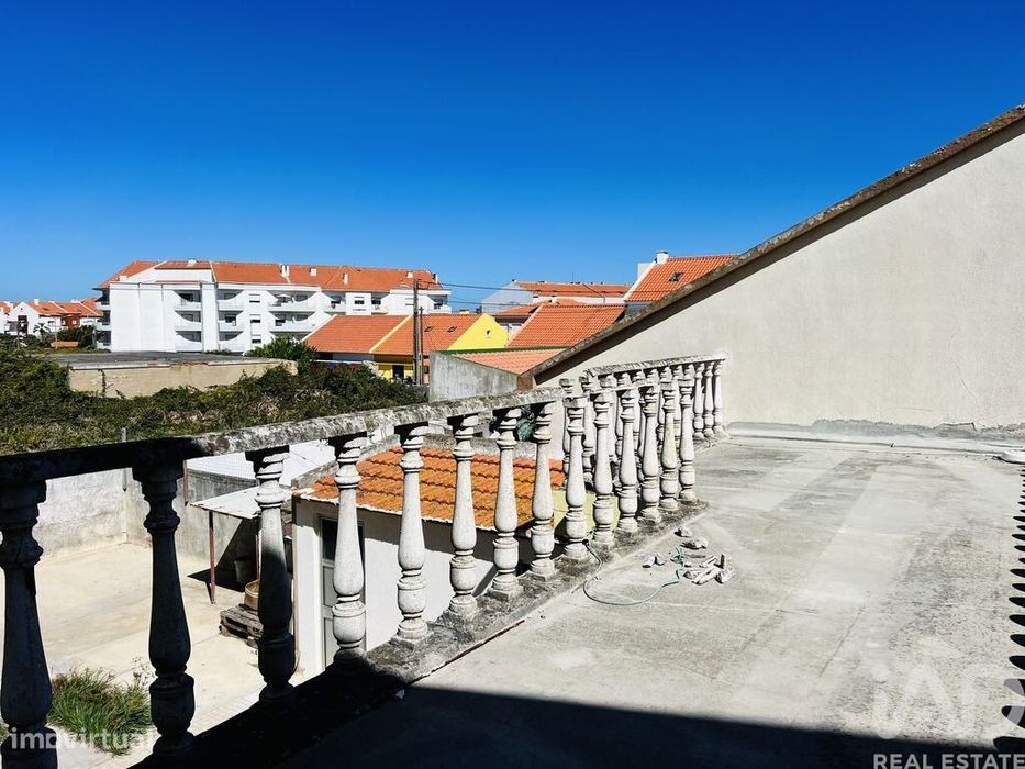 Moradia geminada T3 em Peniche de 70 m2