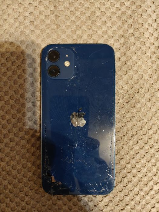 iPhone 12 64GB Blue + Etui