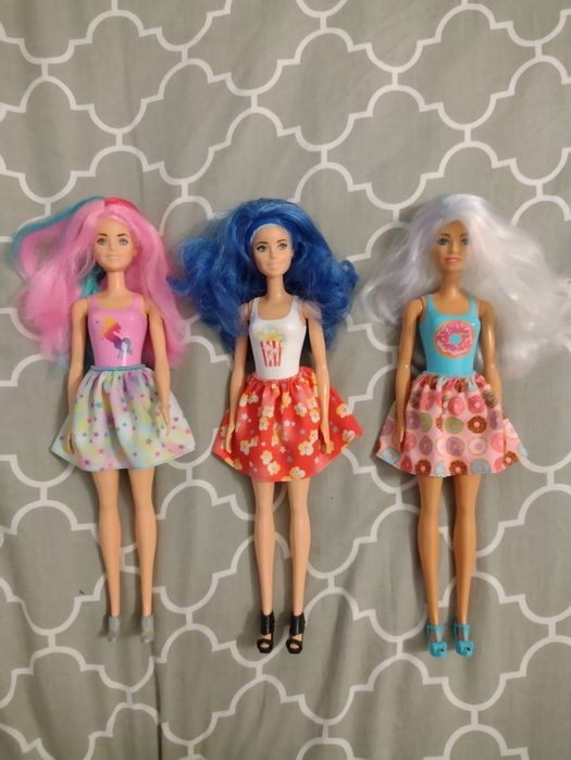 Trzy lalki ze zdejmowanymi włosami