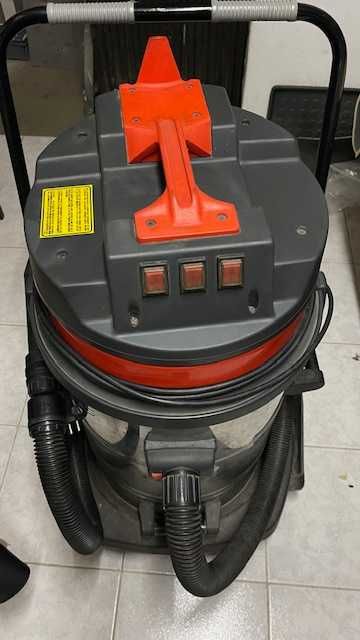 Aspirador industrial de pó e líquidos Soteco