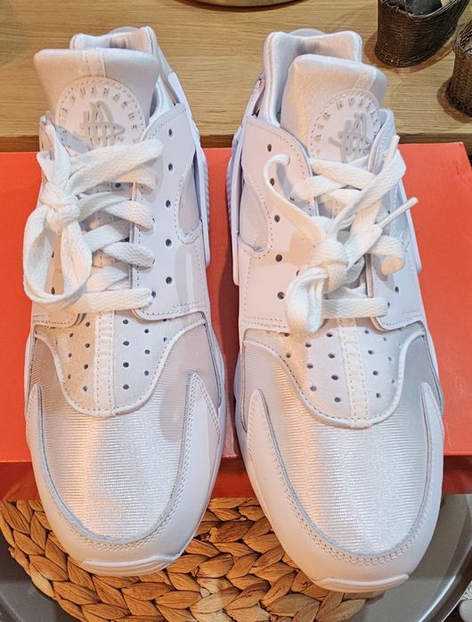Ténis novos a estrear, Nike HUARACHE white total 45, 29cm.