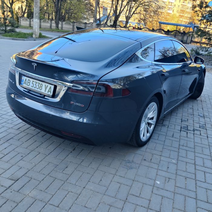 Продам Tesla model s 2018 100d