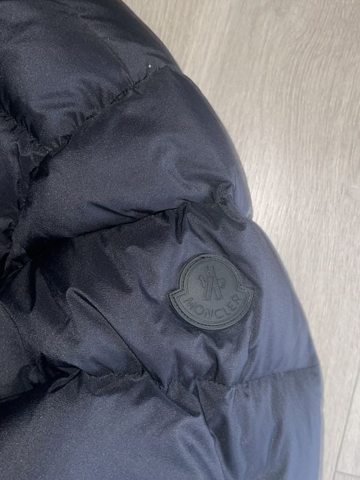 Зимова куртка-пуховик  Moncler