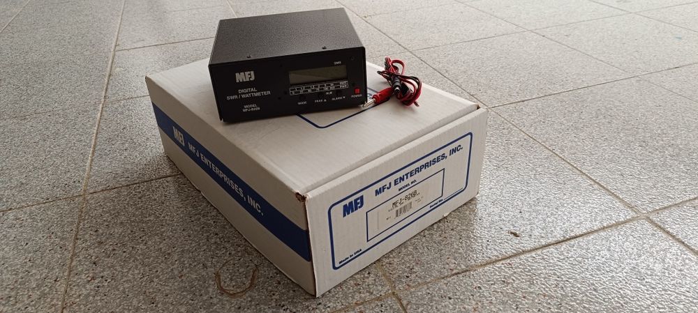 Medidor MFJ 826 B