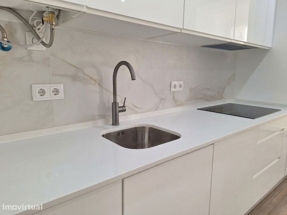 Apartamento junto ao metro da Amadora Este