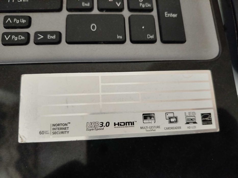 Laptop 17 cali jak nowy+skaner+słuchawki