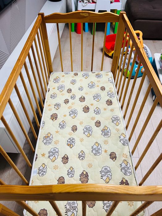 Дитяче ліжко з матрацом