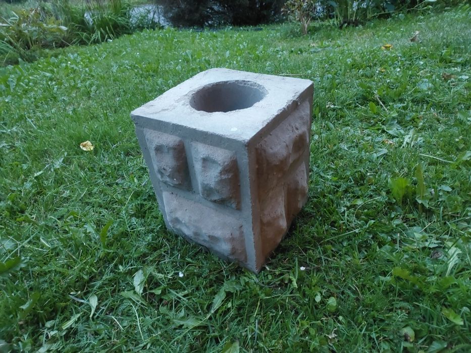 Pustaki ogrodzeniowe / na ogrodzenie