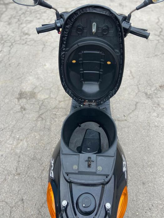 Yamaha jog sa 36 скутер з контейнера