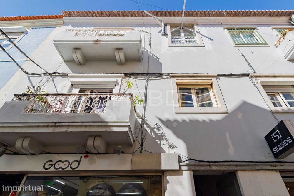 T2 Renovado com licença AL, na baixa de Setúbal com sotão de103 M²