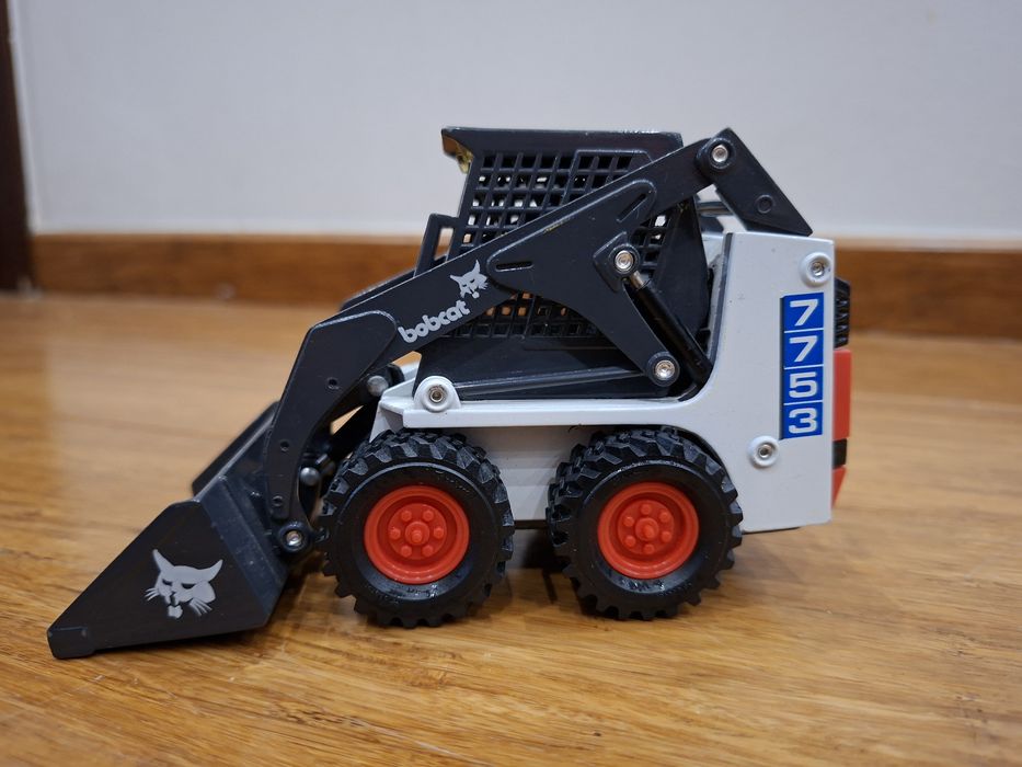 Model Clover Bobcat 1:25