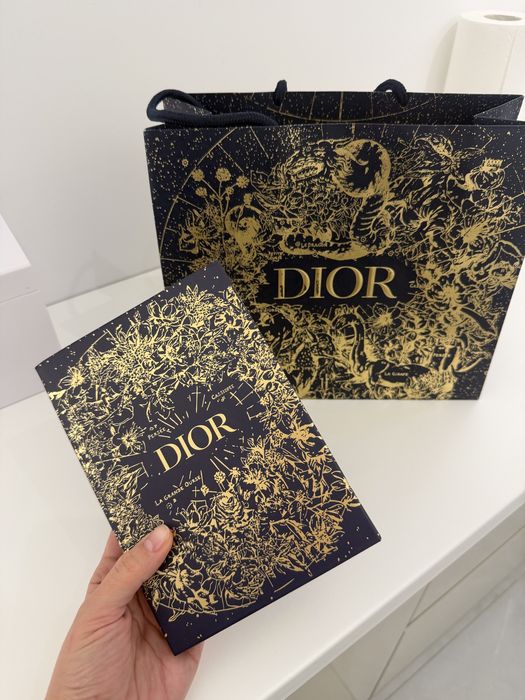 Notes Dior prezent