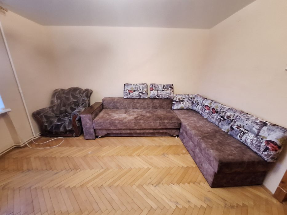 2 кімнатна квартира в Пасічній пл.68.5 кв.м з і/опаленням
