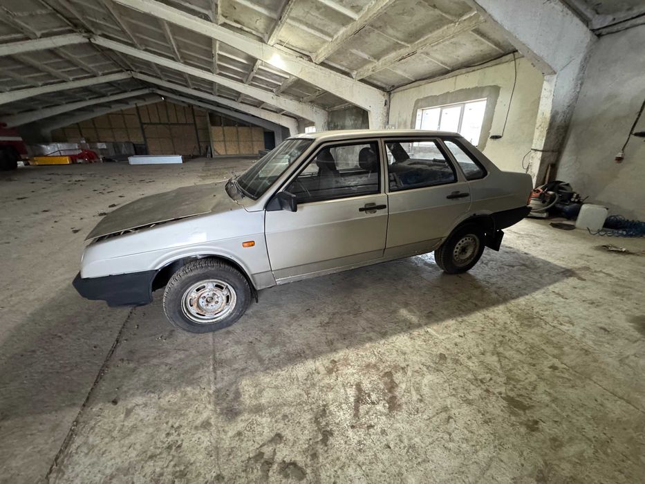 Автомобіль ВАЗ-21099