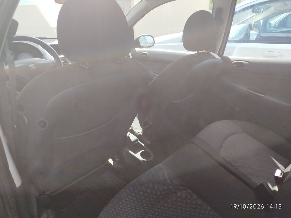 Carro Peugeot 206+