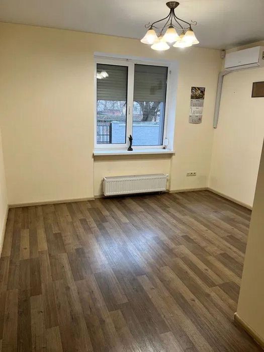 Продам 4-комн квартиру в районе Титова ул.