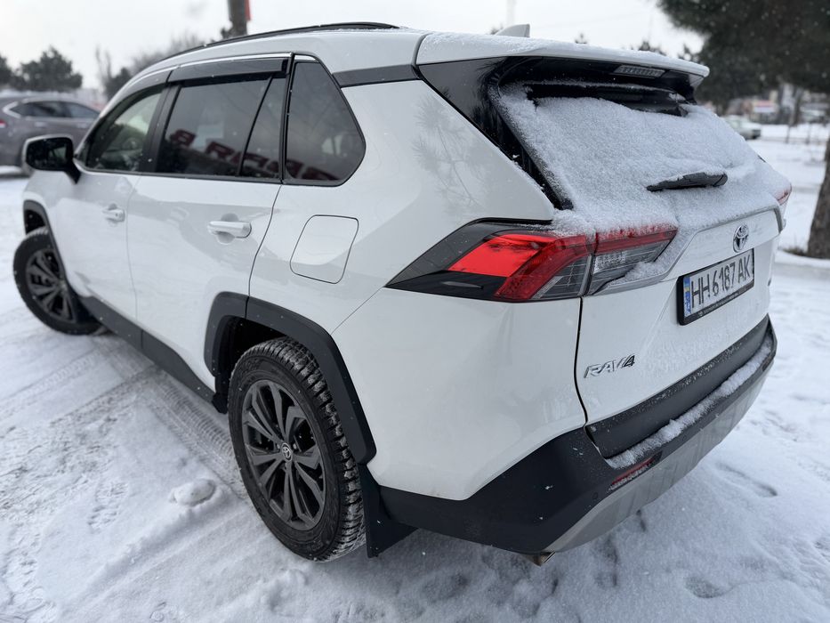 Продам Toyota RAV 4 Гибрид 2023г.