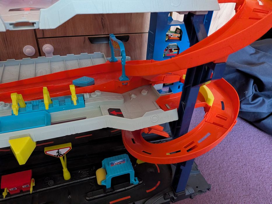 Hot Wheels Ultimate Garage Smok