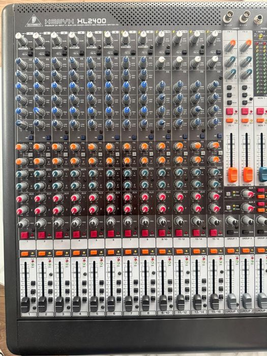 Mikser Behringer XL2400