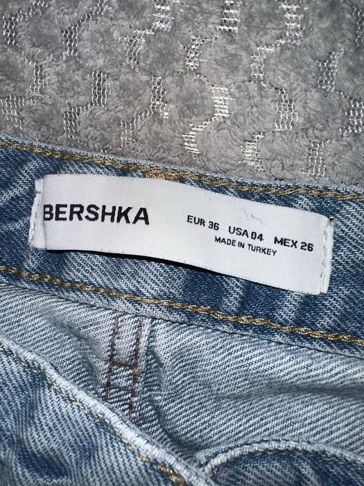 трендові джинси скейтери Bershka
