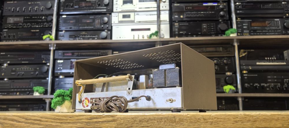 Вінтажний радіоприймач Calbest stereophonic