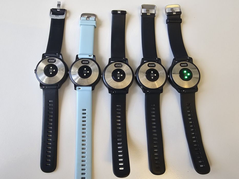 Мультиспортивний смарт годинник Garmin Vivoactive 3 Black