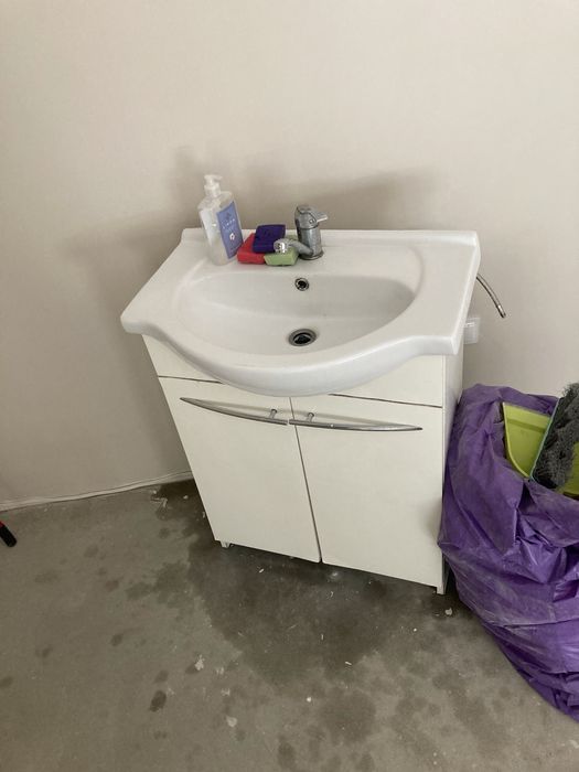 Umywalka + szafka + bateria