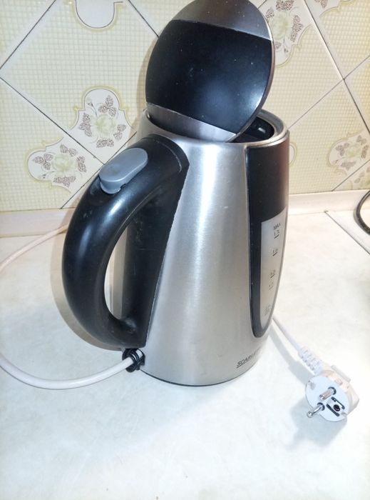 Чайник электрический 2 КВ