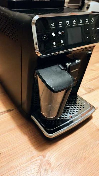 Ekspres automatyczny Philips LatteGo 4300 (EP4341) uszkodzony