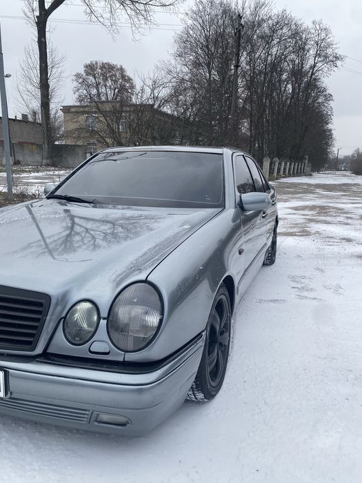 Mersedes 210 е280 бензин