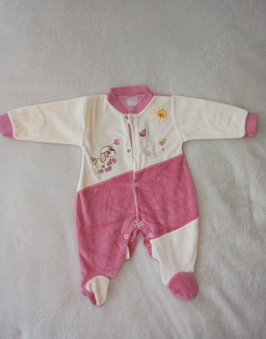 Zestaw pajacyki dla niemowląt/ śpiochy dla dziewczynek/ ubranka