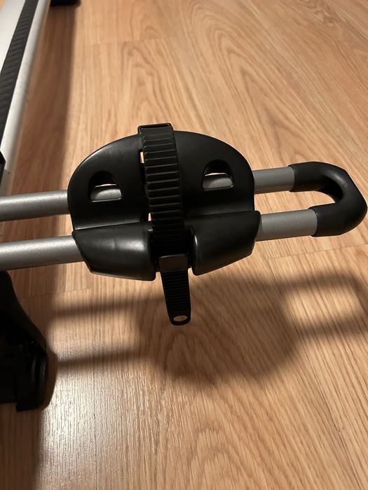 Barras de Tejadilho Volvo (Thule) com suporte de bicicleta