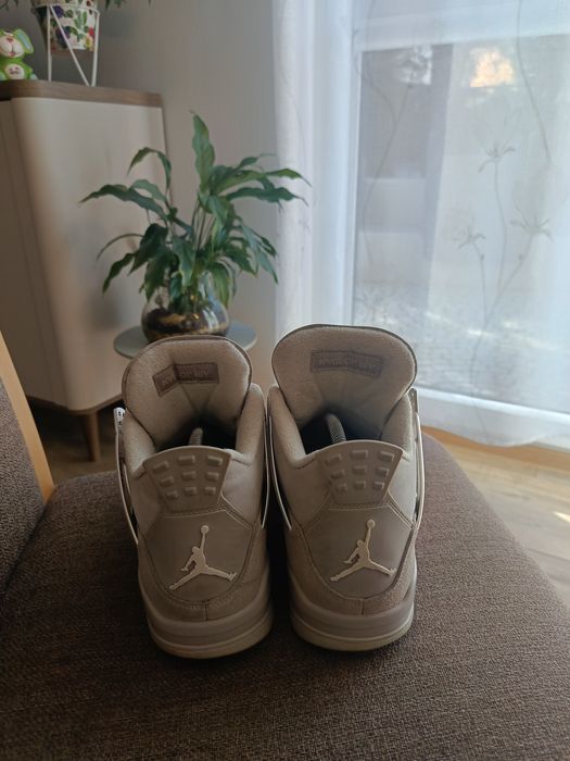 Jordan 4 frozen moments