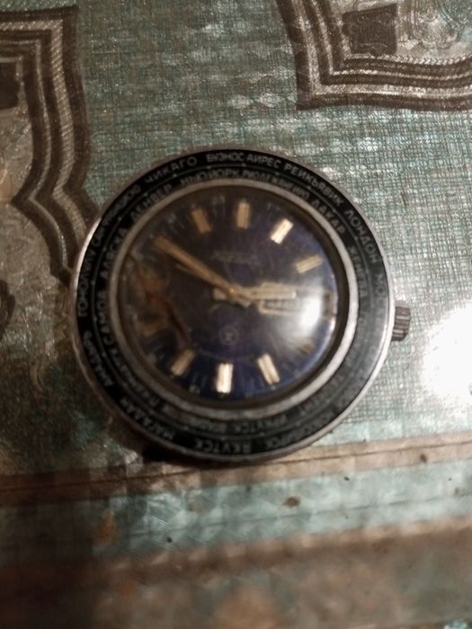 Годинник ракета .