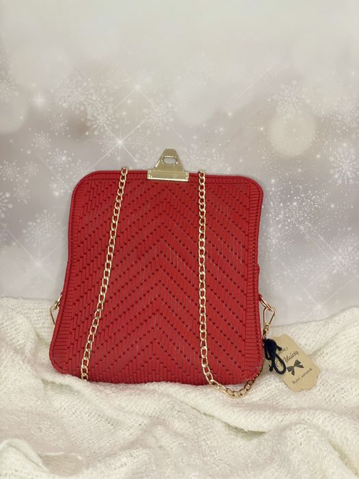 Czerwona torebka kopertówka ze sznurka poliestrowego