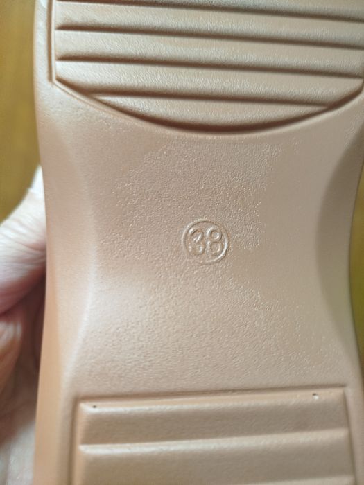 Lekkie klapki damskie 38