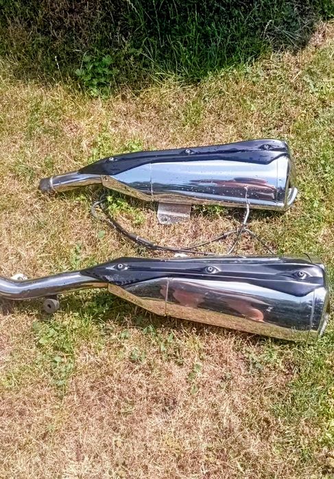 Kawasaki z 1000 . Oryginalne tłumiki.