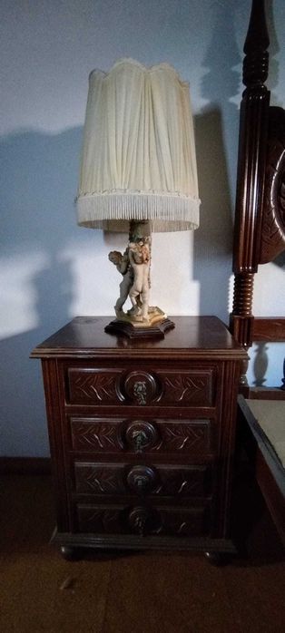 Mobília Completa de Quarto Antiga