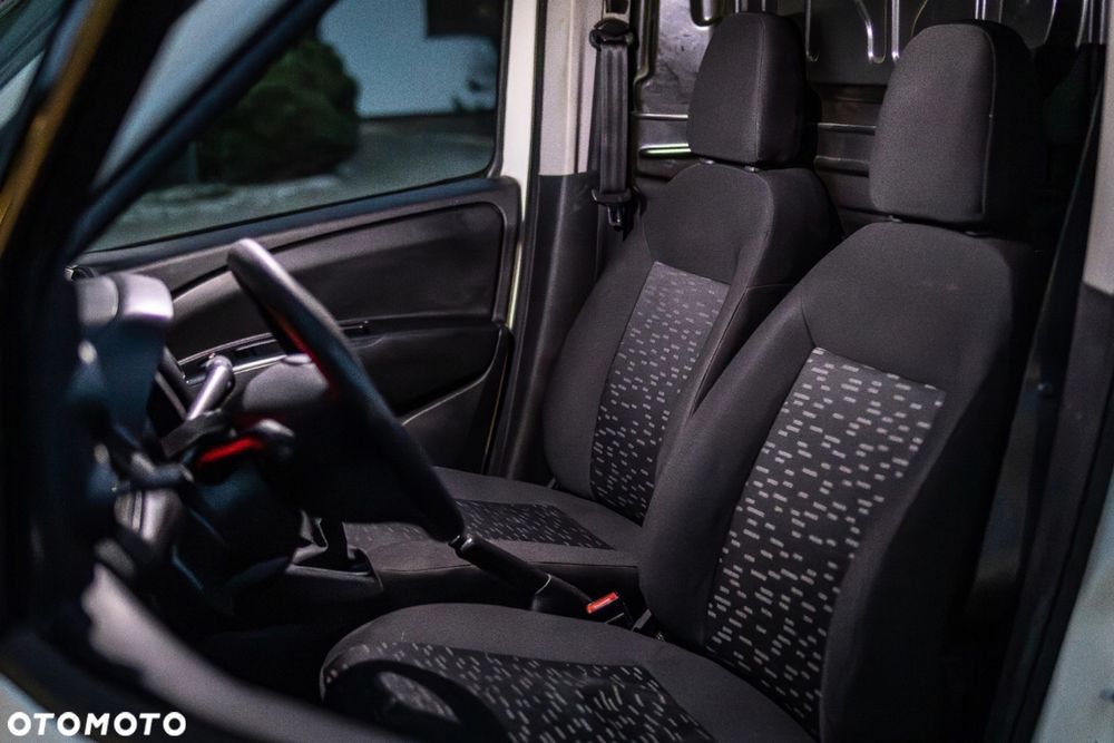 Wynajem opel combo fiat doblo blaszak 1.3d  fv 23% wypozyczalnia aut