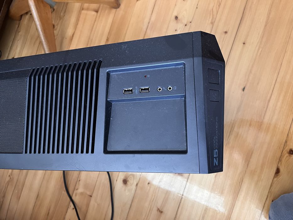 Sprzedam komputer z monitorem niska cena.