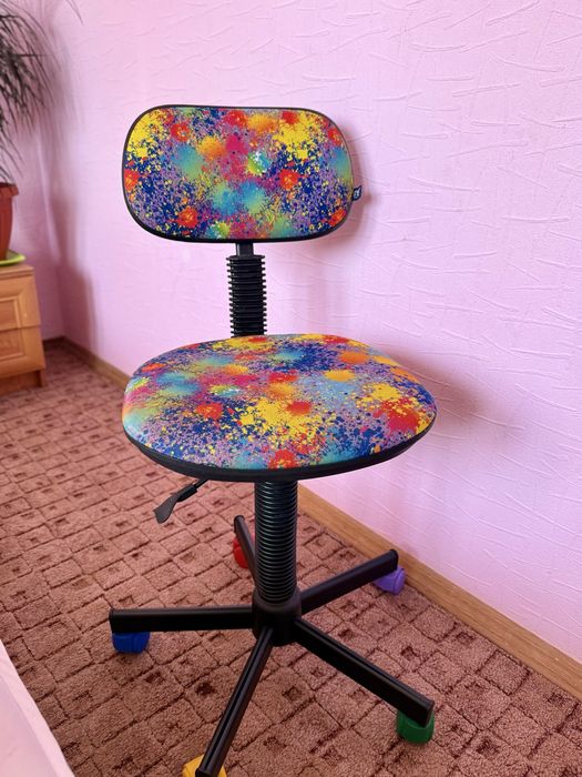 Компʼютерний стільчик Nowy Styl Bambo GTS SPR-01